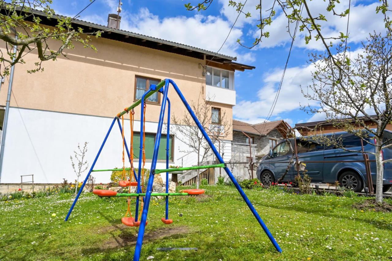 Apartments Dora Яйце Экстерьер фото