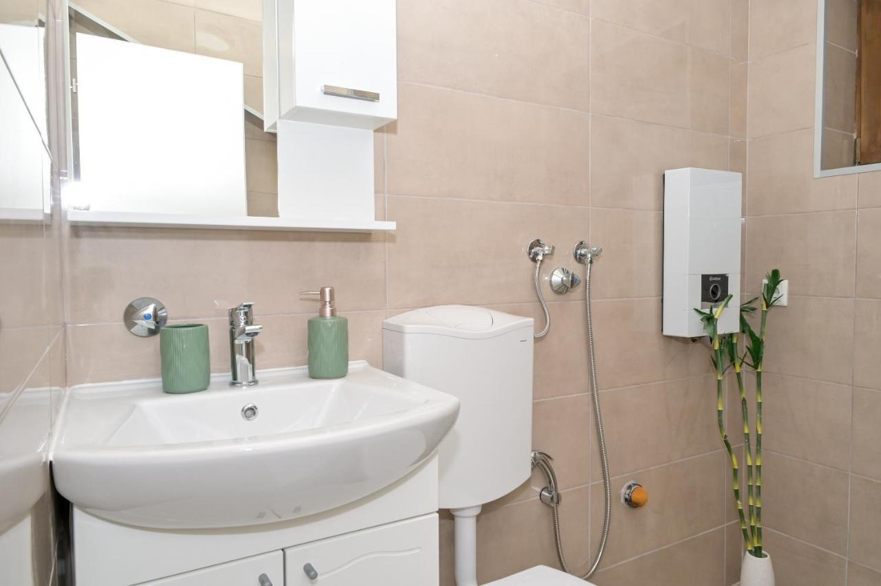 Apartments Dora Яйце Экстерьер фото