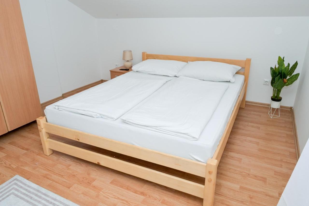 Apartments Dora Яйце Экстерьер фото
